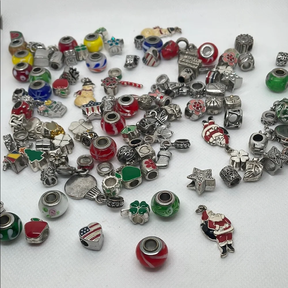 Large Lot of Vintage Jewelry Charm Bracelet Charms Beads - Picture 2 of 5